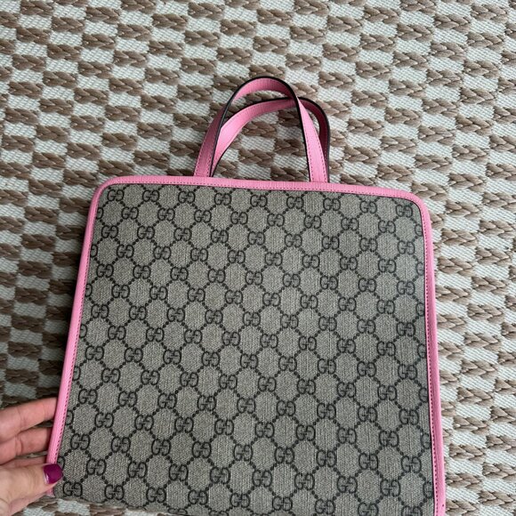 100% Authentic GUCCI GG Supreme Monogram Girls 3-D Strawberry Tote - Picture 3 of 10